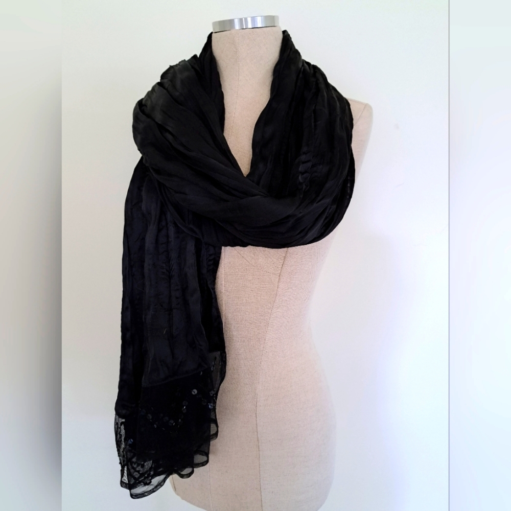 Long black scarf with sequins
